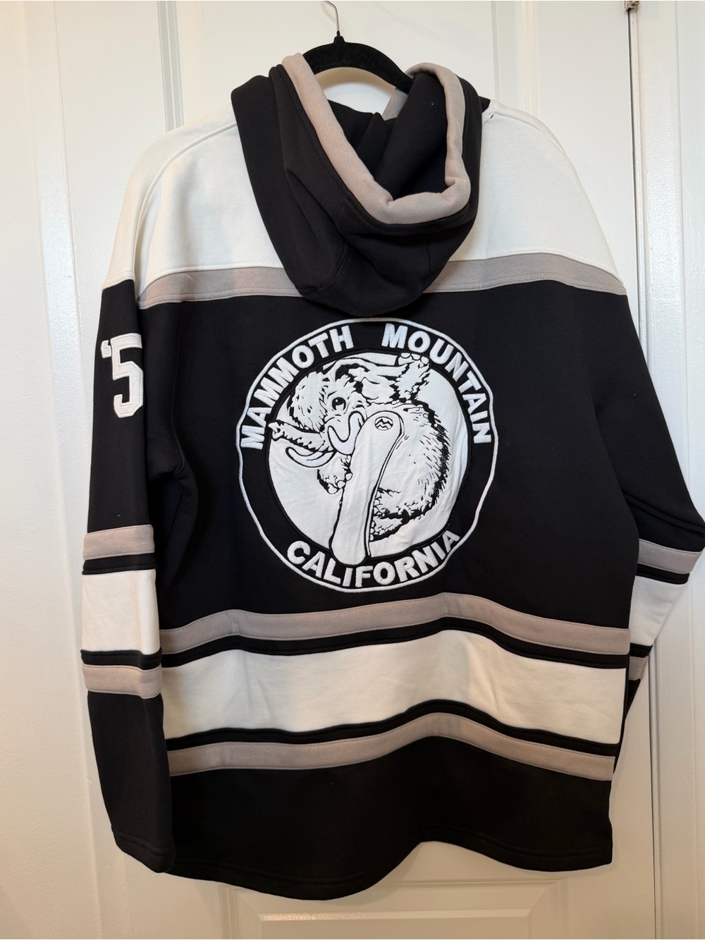 Mammoth Mountain California Black & Cream Pullover Hoodie